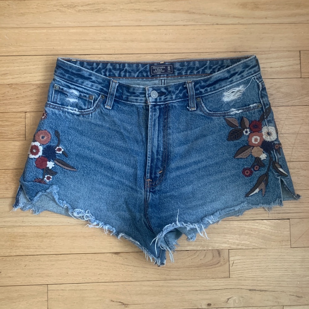 Abercrombie & Fitch Embroidered Jean shorts
